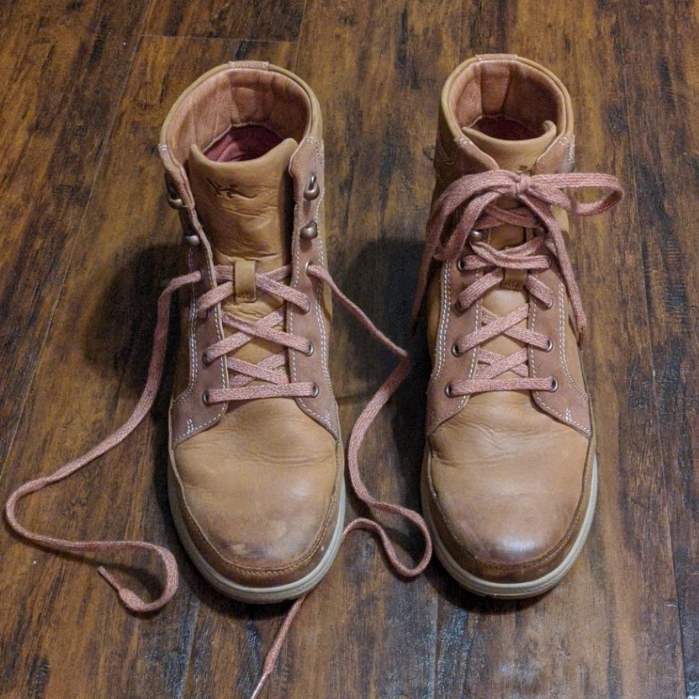 Chaco women's waterproof hiking boots